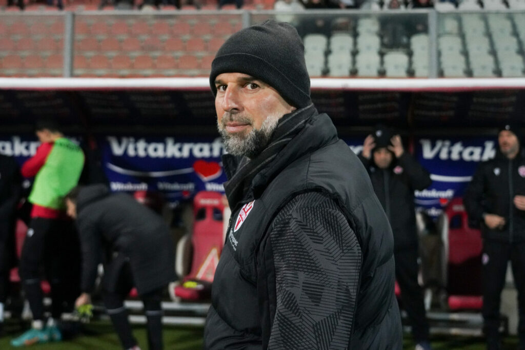 roberto stellone (coach vis pesaro) during Perugia vs Vis Pesaro, Italian football Serie C match in Perugia, Italy, February 07 2025