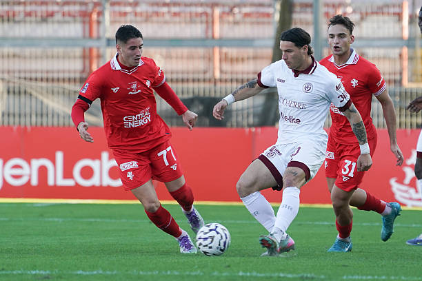 Emiliano Patterello of SS Arezzo and Giacomo Manzari of AC Perugia Calcio compete for the ball during the League Pro Championship 2025/26 Group B match between AC Perugia Calcio and SS Arezzo at the Renato Curi stadium in Perugia, Italy, on November 9, 2025. (Photo by Loris Cerquiglini/NurPhoto via Getty Images)