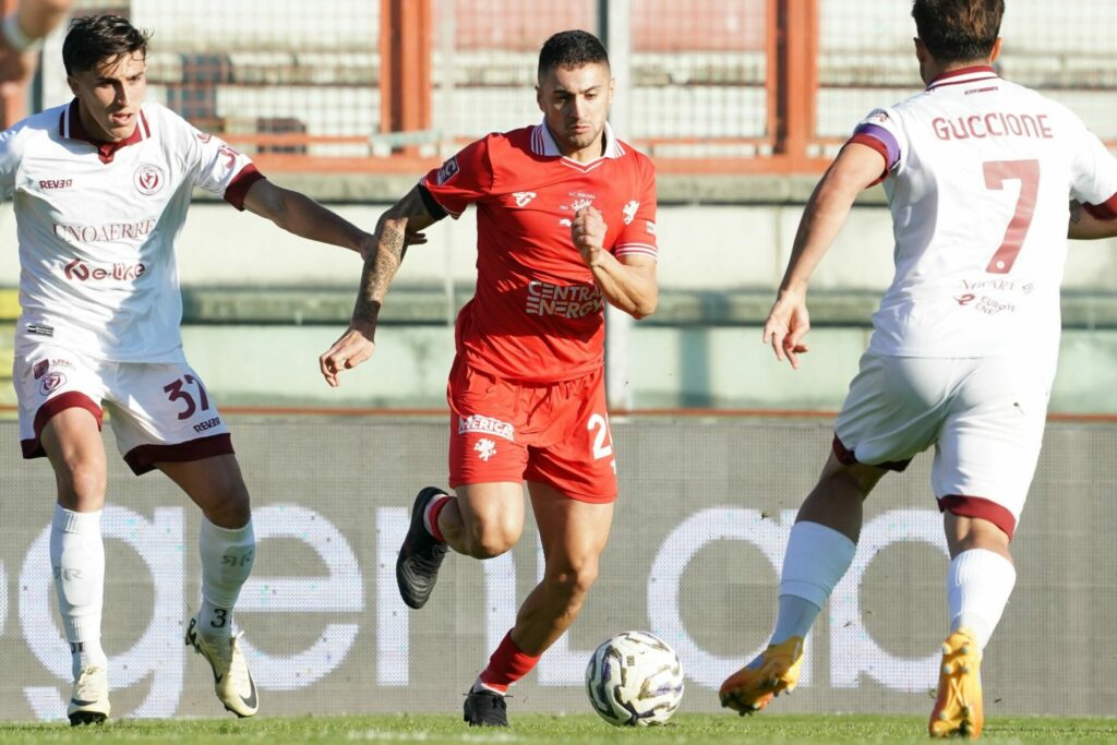 Tumbarello tra Righetti e Guccione