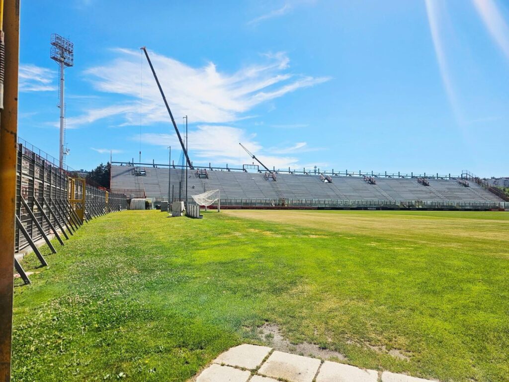 gradoni stadio Curi