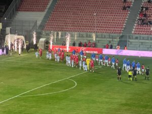 fuochi ingresso squadre perugia-pescara